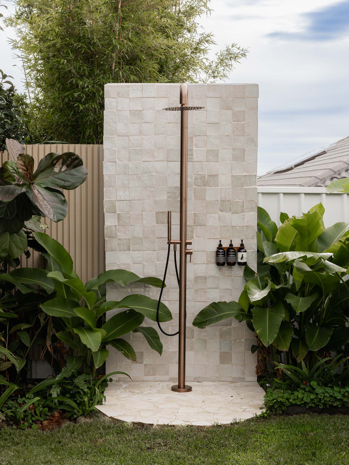 Alfresco Pool WR18 - outdoor shower with Amber Zellige tiles and Nero Zen brushed bronze column