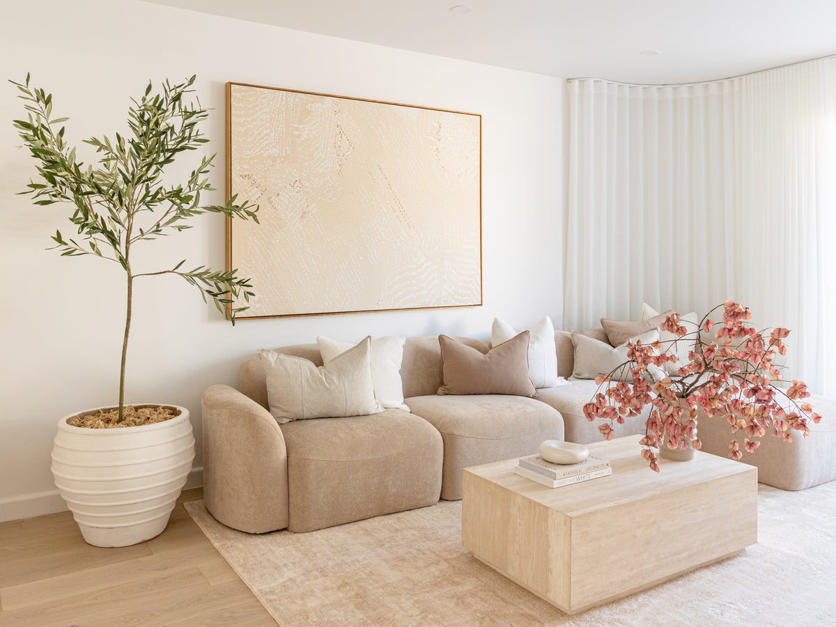 HAAUS 7 Front Living Room hero HR13