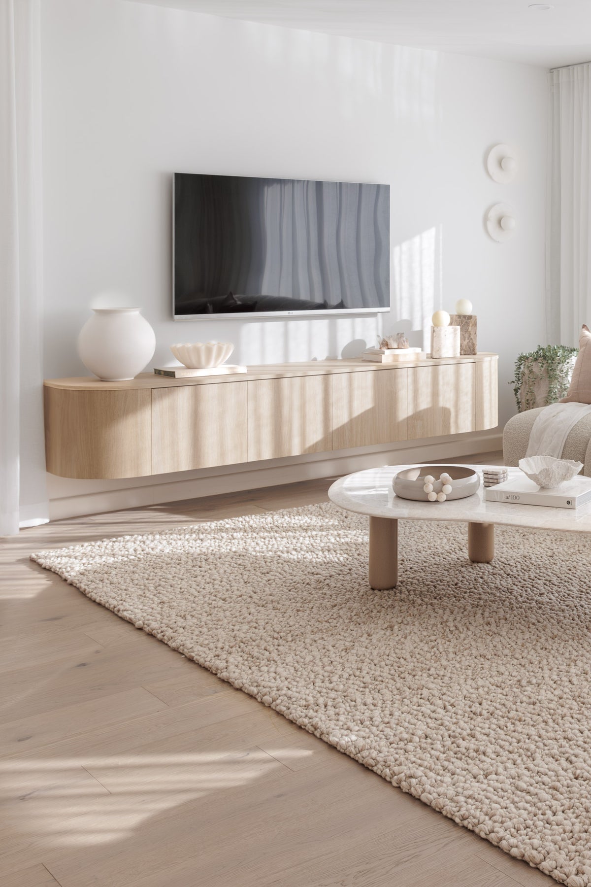 HAAUS 7 Living Room 02